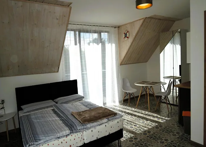 In Mrze Yno By Sandy Beaches