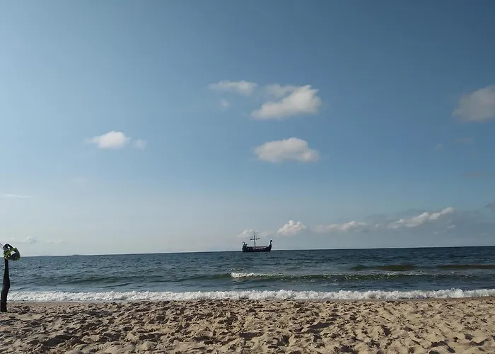 In Mrze Yno By Sandy Beaches